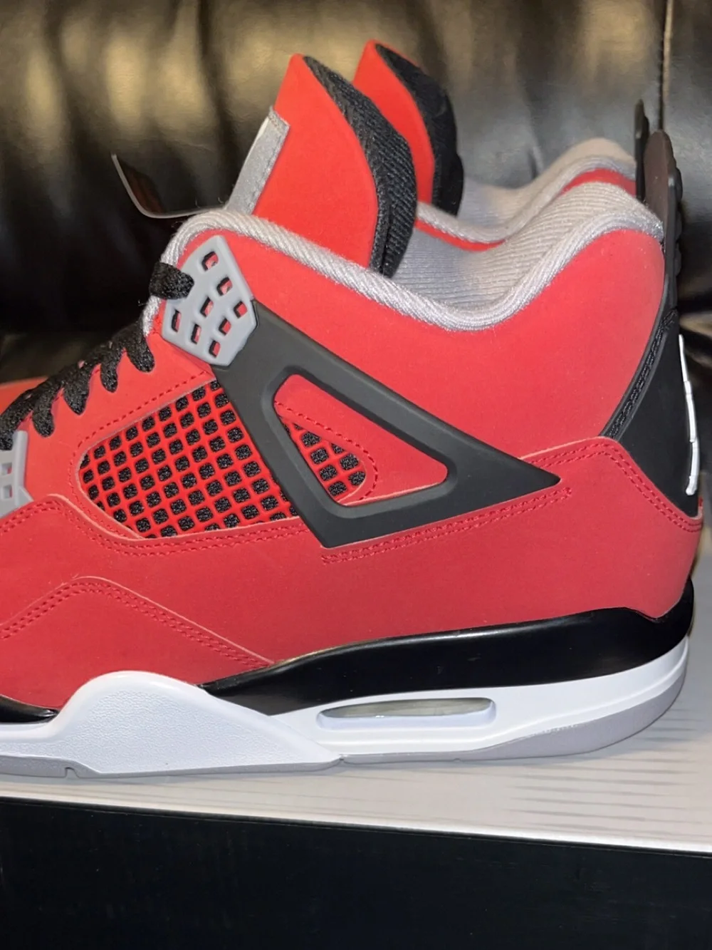 2026 JORDAN 4 “TORO BRAVO” SZ 11